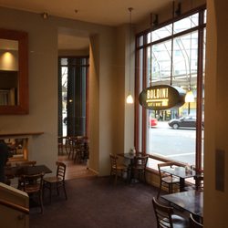 Scenic Hotel - Eatery next to hotel lobby