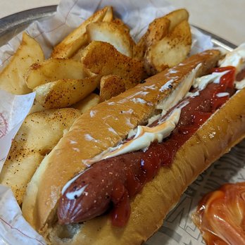 Fuddruckers - Fudd Big Dog - Burgers Near Me - Pembroke Pines, Florida