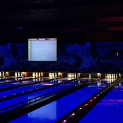 Knippi's Bowling Palace - Racing Day