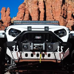 Hike House Jeeps - Meet Abominable! One-Touch Roof gives you amazing views