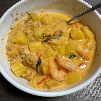 99 Thai Fusion - Curry chicken with shrimp and pineapple - Thai Near Me - Layton, Utah 99 Thai Fusion - Curry chicken with shrimp and pineapple - Thai Near Me - Layton, Utah