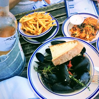 Sea Wolf - Bushwick - Rose, mussels, fries, cauliflower! - Cocktail Bars Near Me - Brooklyn, New York