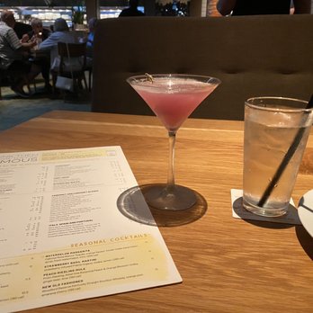 Seasons 52 - New American Near Me - Troy, Michigan