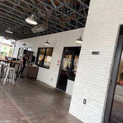 4 Rivers Smokehouse - Lunch vibes!!!