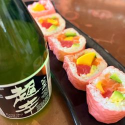 New house cold sake & Flower roll