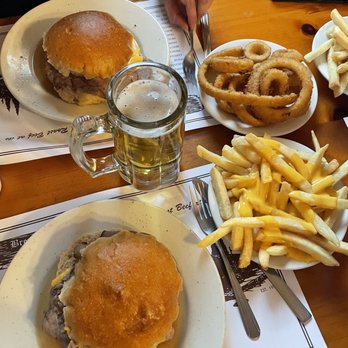 Brennan & Carr - Yummy - American Near Me - Brooklyn, New York