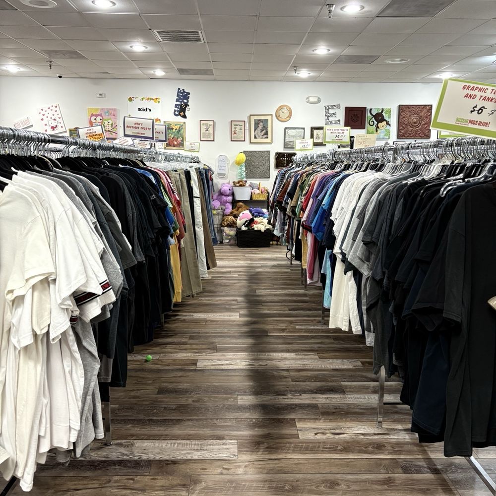 Austin Pets Alive - So much to see! Very clean, organized and lots to look through! Tons of trendy brands and good prices! - Pet Adoption Near Me - Pflugerville, Texas