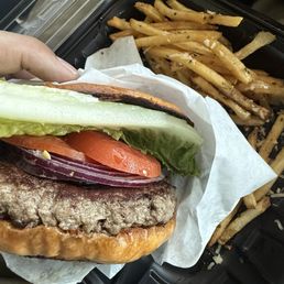 StoneBrier Cheeseburger & Garlic Fries