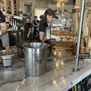 Le Cafe Du Val - Cafes Near Me - Henderson, Nevada