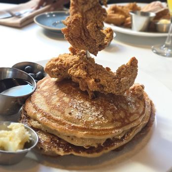 The Icon Restaurant and Lounge - Cakes & Tenders - Lounges Near Me - Richardson, Texas