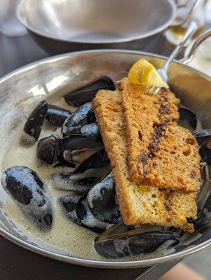 Michael's Harborside Restaurant & Bar by null