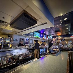 Bunny's Bar & Grill - Bar