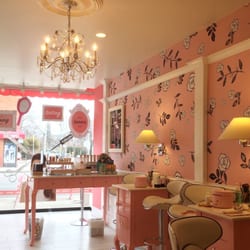 Benefit Boutique Toronto - Uptown Yonge