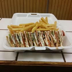Ventura Restaurant - Chicken club sandwich