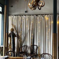 Loving the interior decorations.