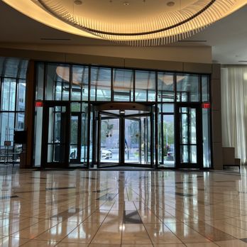 Hilton Columbus Downtown - Lobby entrance - Hotels Near Me - Columbus, Ohio Hilton Columbus Downtown - Lobby entrance - Hotels Near Me - Columbus, Ohio