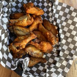 Cambie Bar & Grill - Chicken Wings