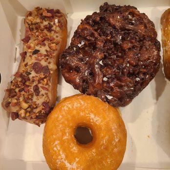 Randy's Donuts - Bacon donut, apple fritter, glazed donut - Donuts Near Me - Costa Mesa, California Randy's Donuts - Bacon donut, apple fritter, glazed donut - Donuts Near Me - Costa Mesa, California