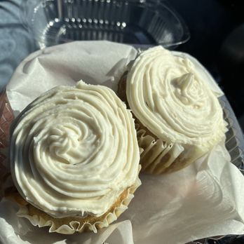 Florecita's Bakery - Carrot cupcakes - Bakeries Near Me - Kennewick, Washington