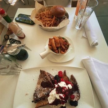 Cafeteria 15L - Brioche French Toast, Breakfast Potatoes, and Cafeteria Burger - Breakfast & Brunch Near Me - Sacramento, California