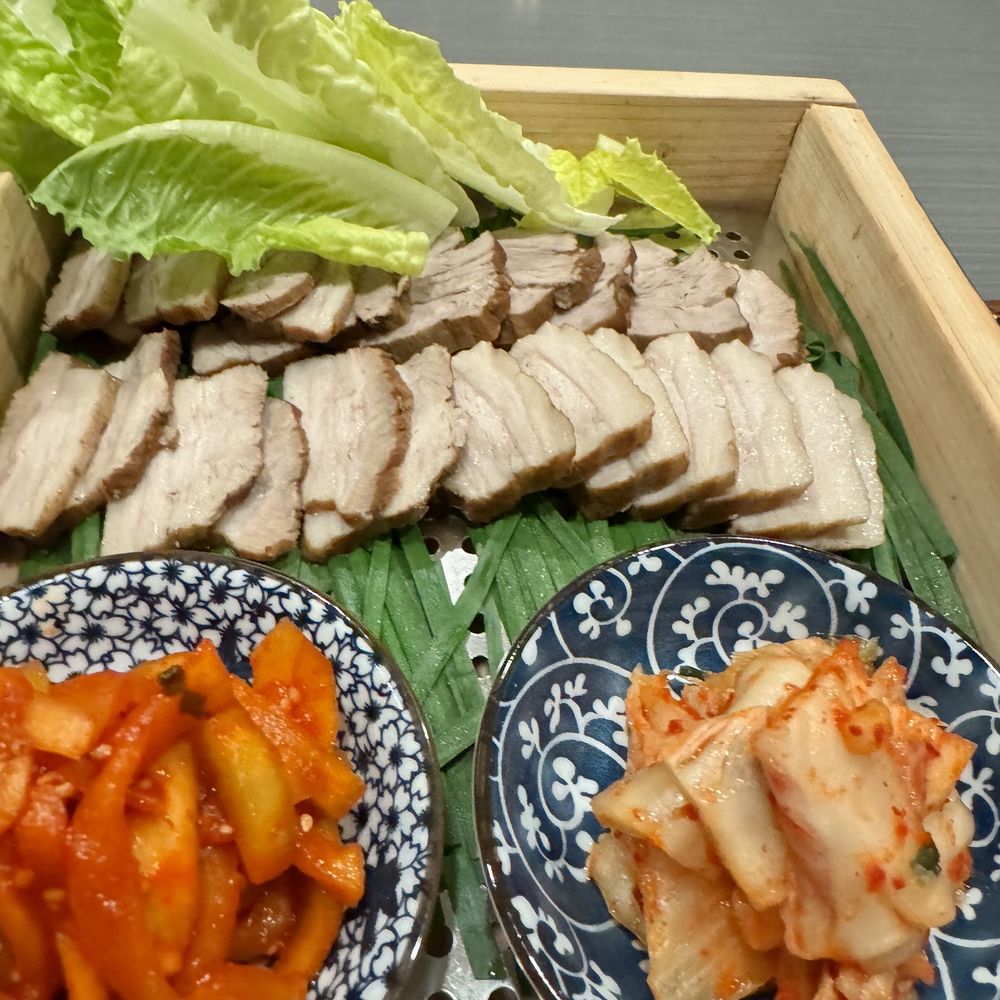 Golden pig - Korean Near Me - Honolulu, Hawaii
