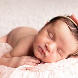 Maribelle Photography - Newborn photography session in Enumclaw, Washington by Maribelle Photography