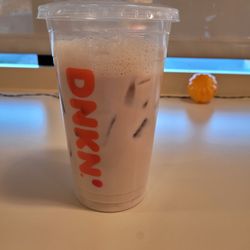 Dunkin' - Medium chia latte