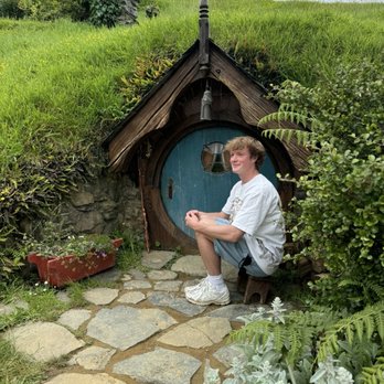Hobbiton - Cute stool to Sit on - Tours Near Me - Matamata, WKO Hobbiton - Cute stool to Sit on - Tours Near Me - Matamata, WKO