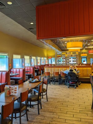 Denny's by null