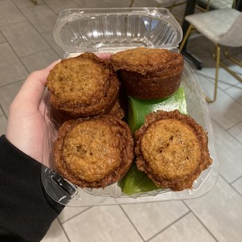 Bake & Che - palm sugar and pandan layers cakes - Desserts Near Me - Westminster, California Bake & Che - palm sugar and pandan layers cakes - Desserts Near Me - Westminster, California