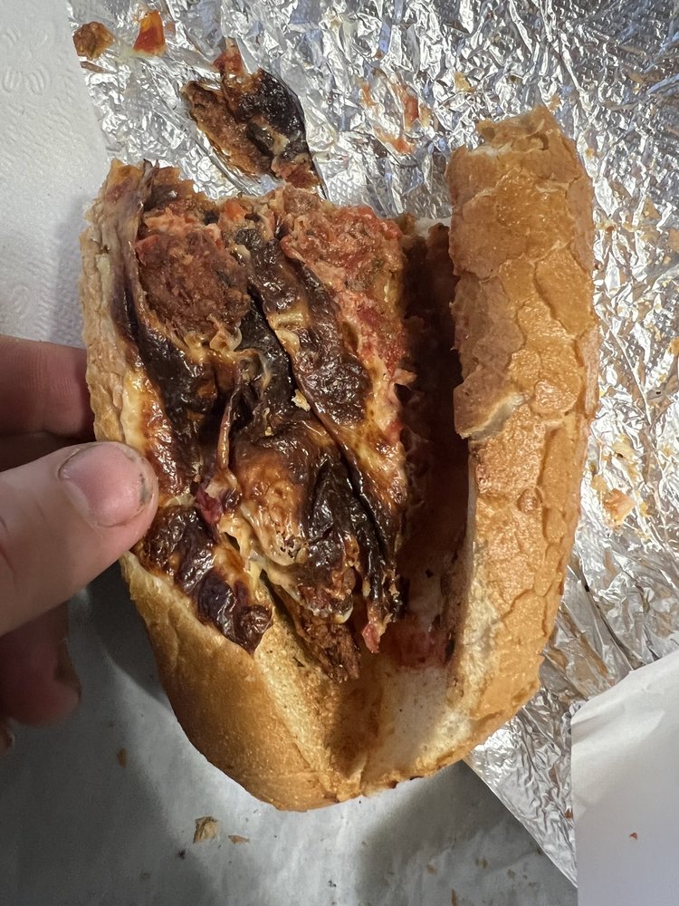 GIOVANNIS ROASTBEEF & PIZZERIA Updated October 2024 44 Reviews