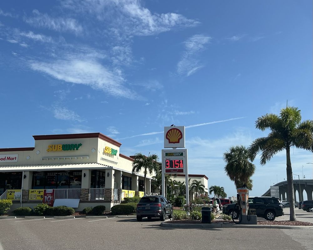 Tierra Verde Food Mart Logo