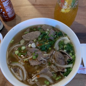 Alki Pho & Bar - Large combo pho and Passion fruit ice tea - Vietnamese Near Me - Seattle, Washington