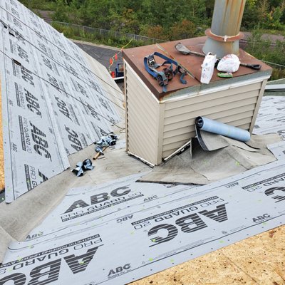 Hernandez Contracting Logo