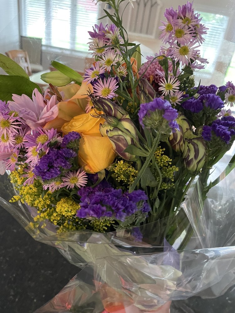 PETALS 2 GO FLORIST Updated September 2024 46 Photos & 36 Reviews