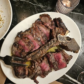 Chi Spacca - Bistecca Fiorentina 50 oz - Italian Near Me - Los Angeles, California Chi Spacca - Bistecca Fiorentina 50 oz - Italian Near Me - Los Angeles, California