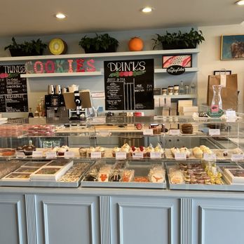 Hayley Cakes And Cookies - Bakeries Near Me - Austin, Texas