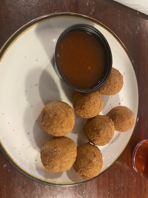 Relish Craft Kitchen & Bourbon Bar by null