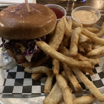 Woodbury - Fried chicken sandwich - Gastropubs Near Me - San Francisco, California Woodbury - Fried chicken sandwich - Gastropubs Near Me - San Francisco, California