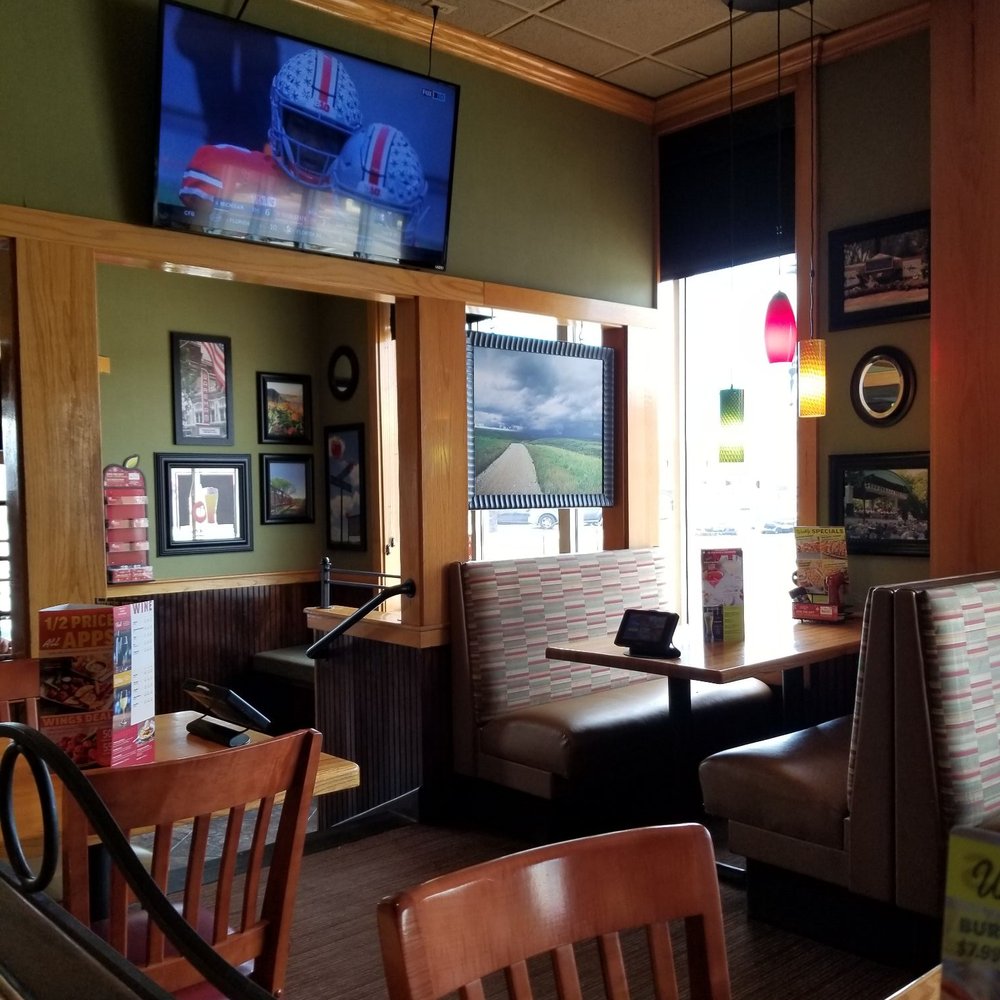 Applebee's Grill + Bar - Applebee's Manhattan KS - Sports Bars Near Me - Manhattan, Kansas