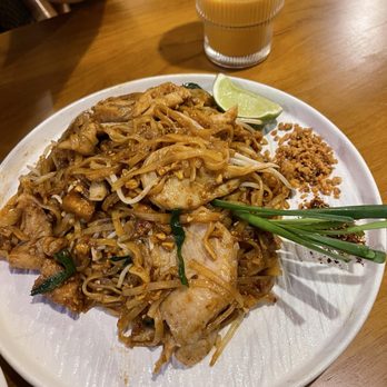 Rens Cafe & Bistro - Pad Thai - Thai Near Me - Burnaby, British Columbia Rens Cafe & Bistro - Pad Thai - Thai Near Me - Burnaby, British Columbia