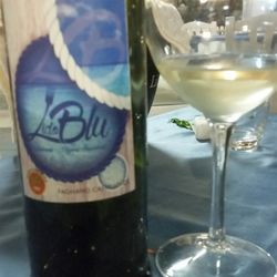 Lido Blu - Vino imbottigliato appositamente