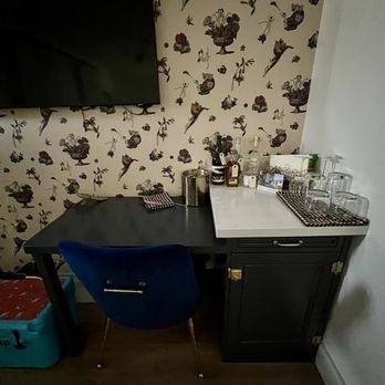 Petit Soleil - Room 12-mini bar - Hotels Near Me - San Luis Obispo, California