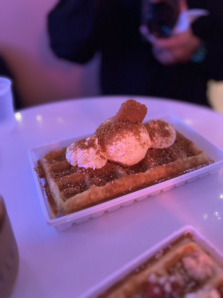 À LA WAFFLE CLOSED Updated July 2024 810 Photos & 592 Reviews