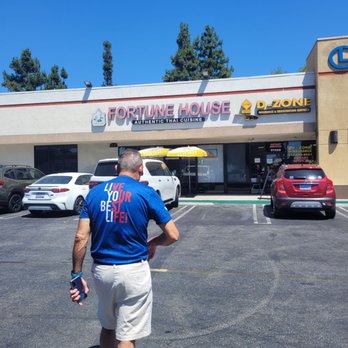 Fortune House Restaurant - Outside - Thai Near Me - Lake Balboa, California Fortune House Restaurant - Outside - Thai Near Me - Lake Balboa, California