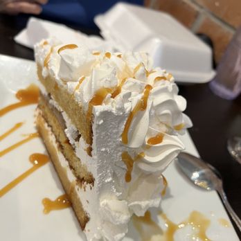Puerto Madero Miami - Dulce leche and meringue - Argentine Near Me - Miami, Florida Puerto Madero Miami - Dulce leche and meringue - Argentine Near Me - Miami, Florida