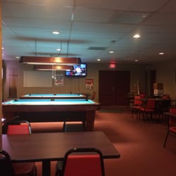 Woody'z Pub & Grill - Pool tables