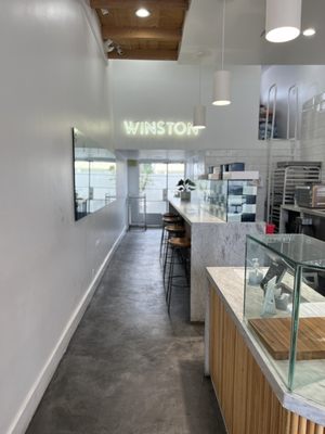 Winston Pies by null