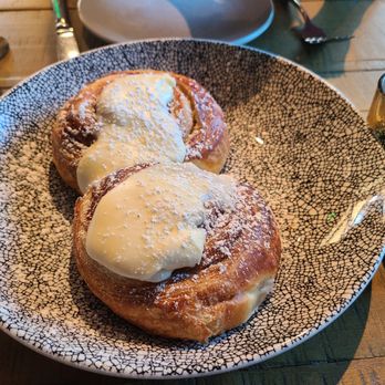 Lemon Grove - Cinnamon rolls .A must have. - Cocktail Bars Near Me - Los Angeles, California