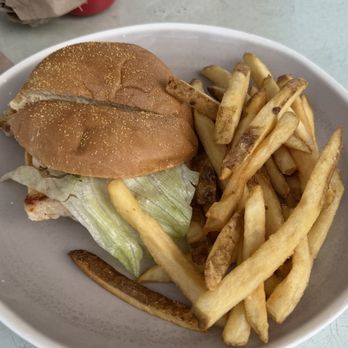 T-Rays - Grilled Chicken Sandwich - American Near Me - Fernandina Beach, Florida